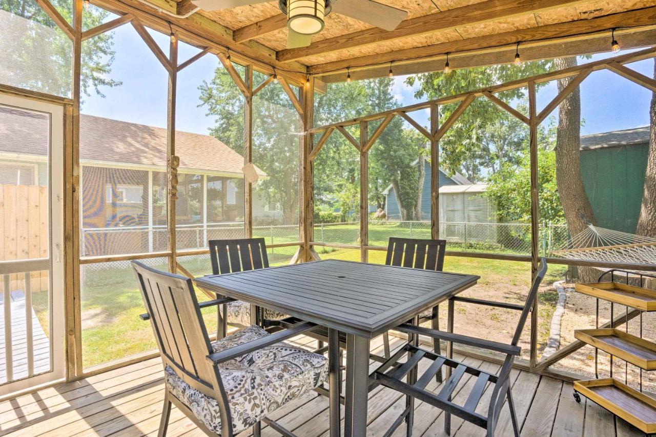 Chic Cottage With Private Yard Steps To Beach! Colonial Beach Buitenkant foto